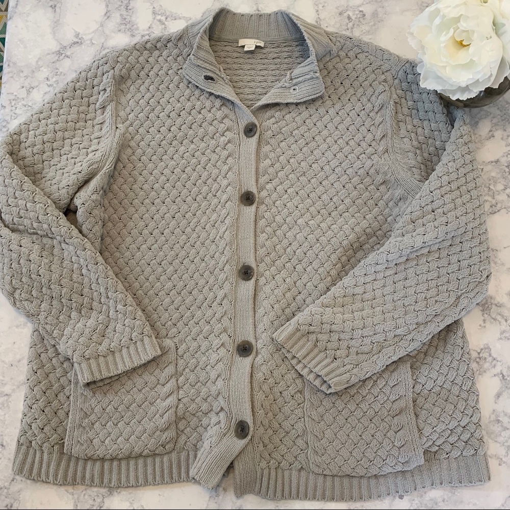 XL J. Jill grey Sweater with Buttons pockets